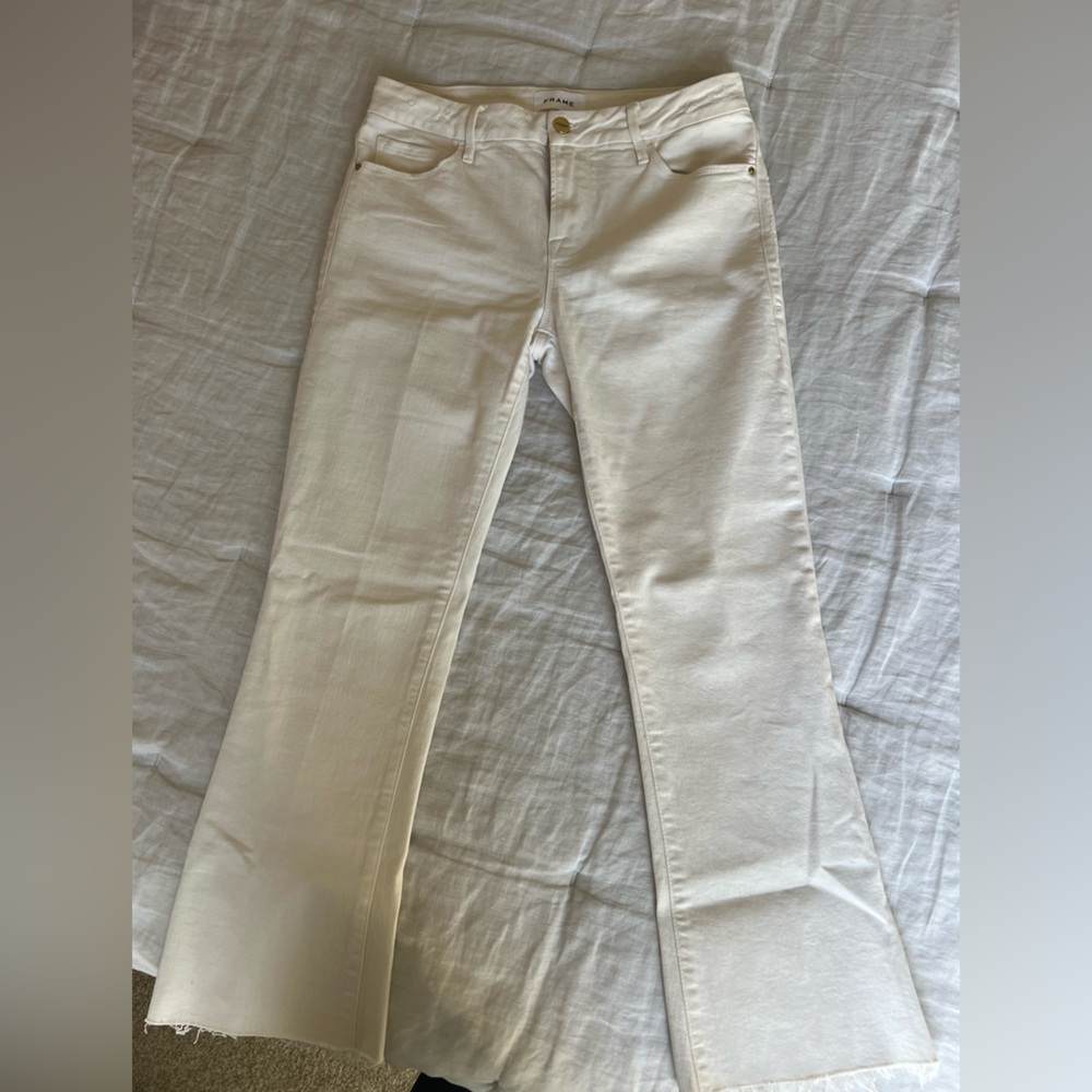 Frame denim - Le Crop Mini Boot in au natural color (off white). Size 26